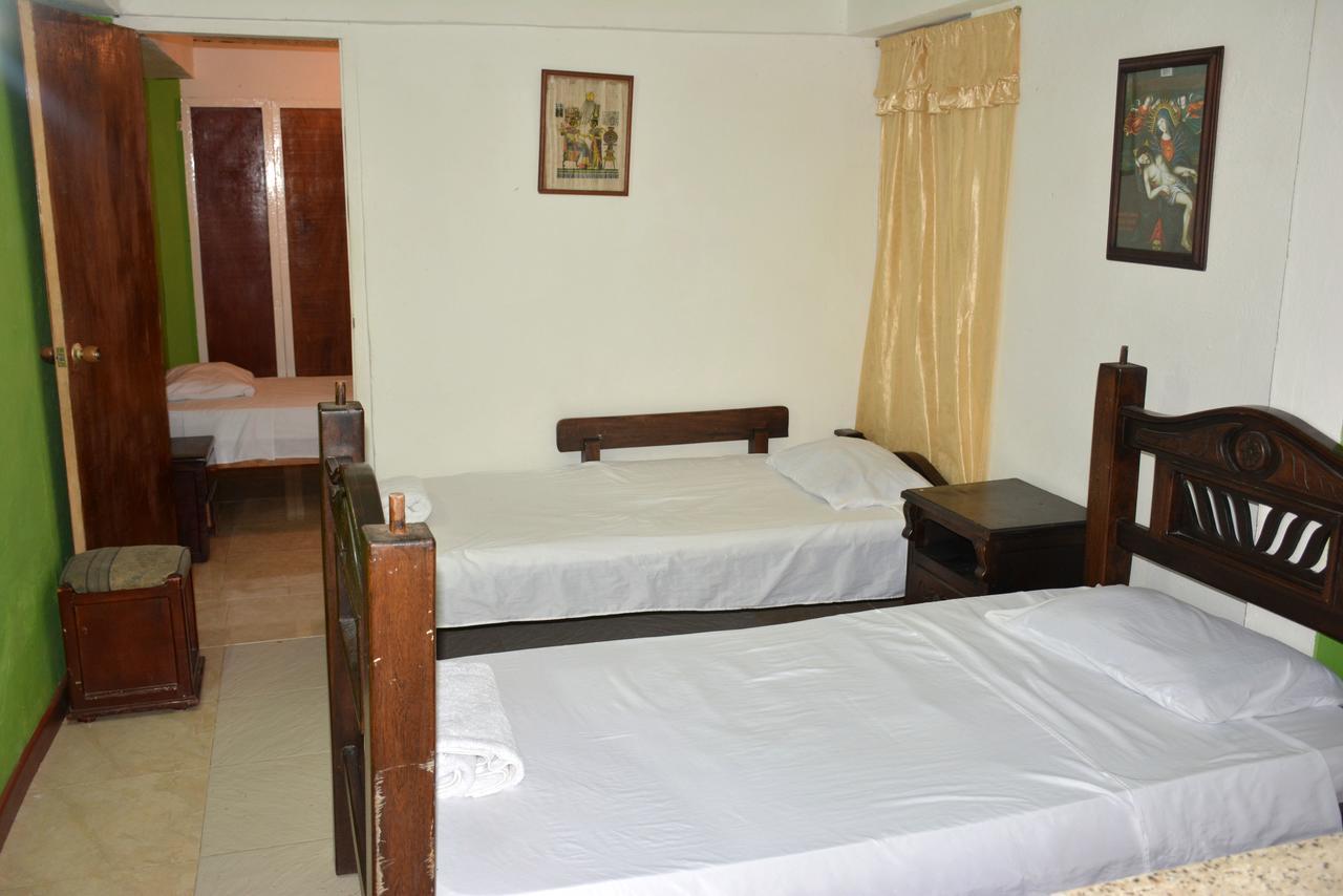 Posada Valerie Hotel Archibolds Buitenkant foto